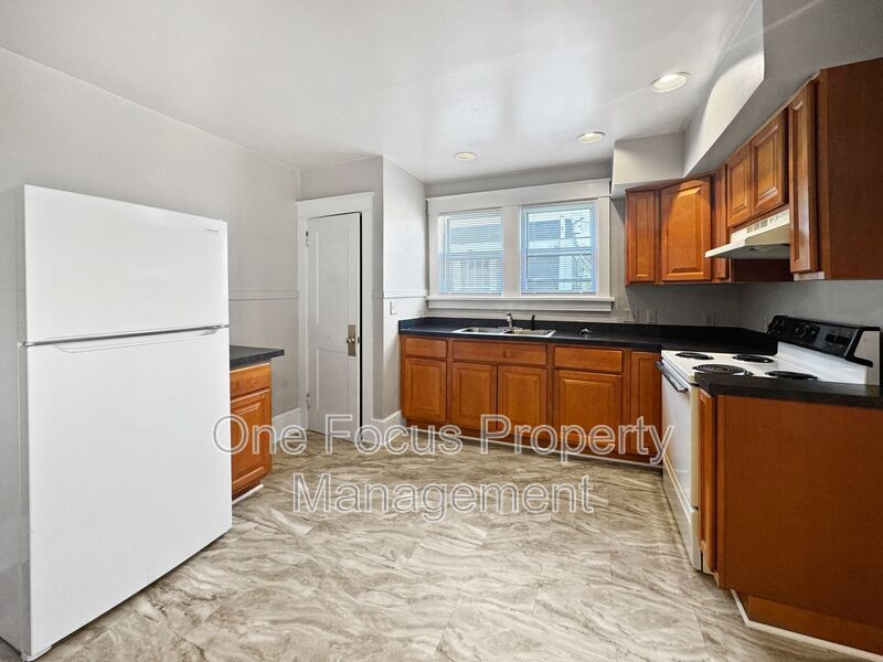 Cozy 3BR/1BA with a 2 Car Garage! property image