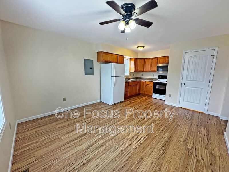 Cozy and Updated 2BR/1.5BA - 2 pets welcome! property image