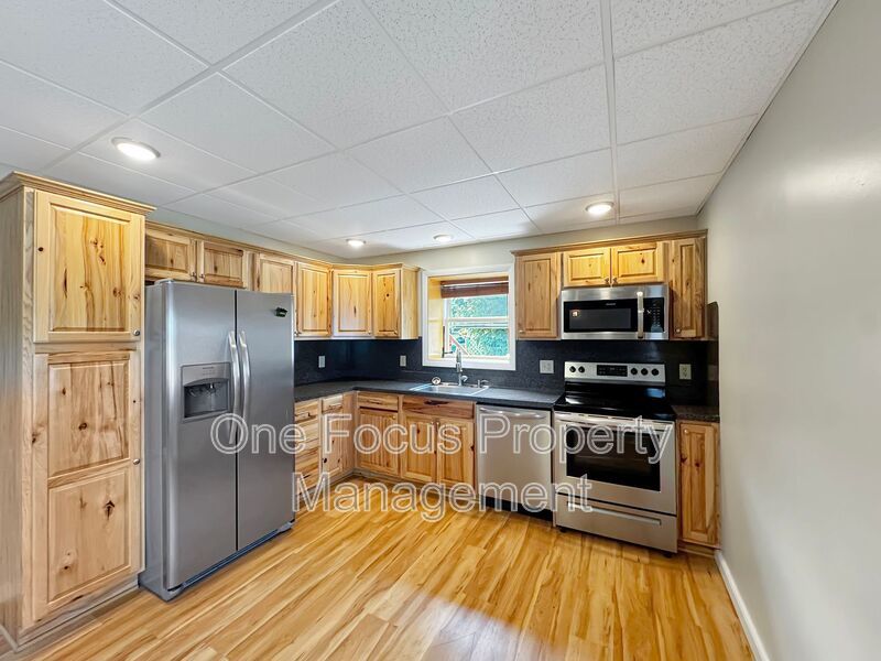 Stunning 1BR/1BA - 1 pet under 20 lbs welcome! property image