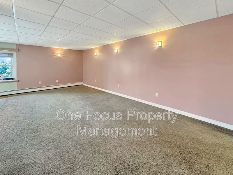 Stunning 1BR/1BA - 1 pet under 20 lbs welcome! property image