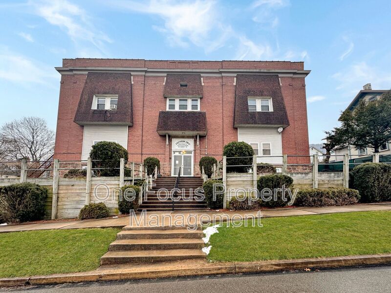 Stunning 1BR/1BA - 1 pet under 20 lbs welcome! property image