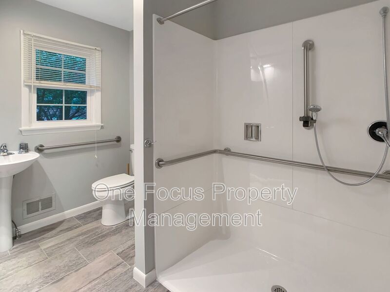 Spacious 3BR/2BA SFH - Up to 2 Pets Under 50 lbs. Welcome! property image