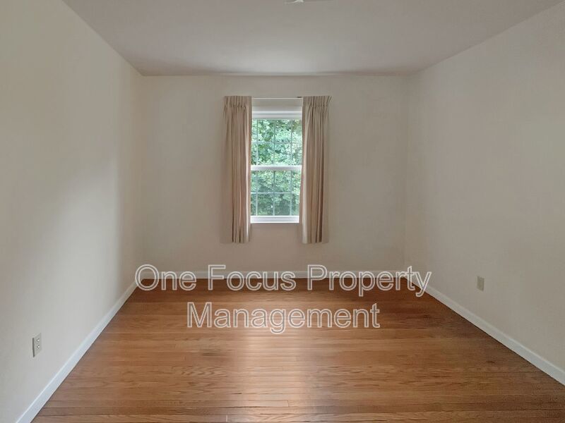 Spacious 3BR/2BA SFH - Up to 2 Pets Under 50 lbs. Welcome! property image