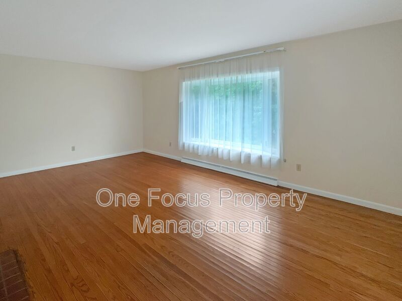 Spacious 3BR/2BA SFH - Up to 2 Pets Under 50 lbs. Welcome! property image