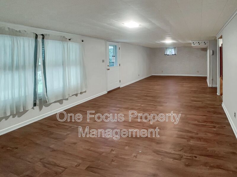 Spacious 3BR/2BA SFH - Up to 2 Pets Under 50 lbs. Welcome! property image