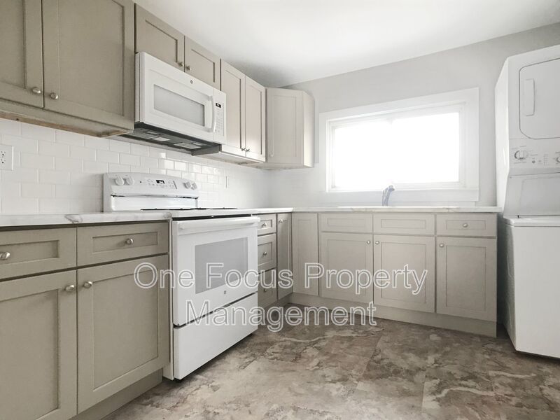 2BR/1BA Single Level SFH - 1 Pet Welcome Under 30 lbs. property image