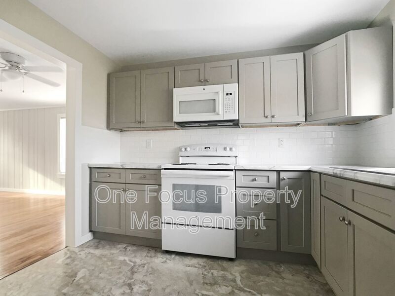 2BR/1BA Single Level SFH - 1 Pet Welcome Under 30 lbs. property image