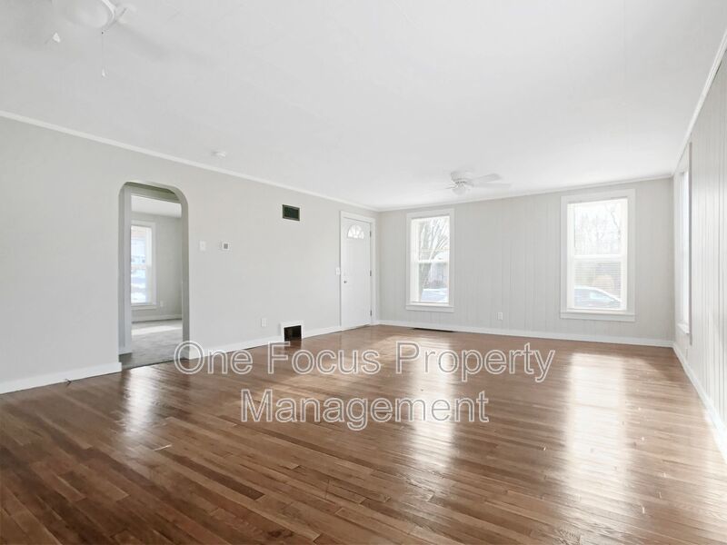 2BR/1BA Single Level SFH - 1 Pet Welcome Under 30 lbs. property image