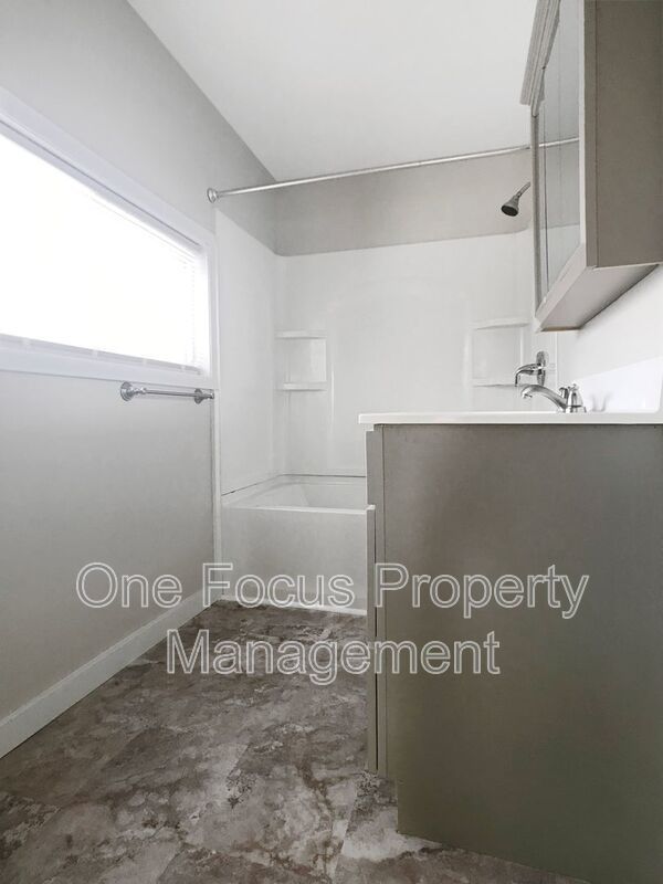 2BR/1BA Single Level SFH - 1 Pet Welcome Under 30 lbs. property image