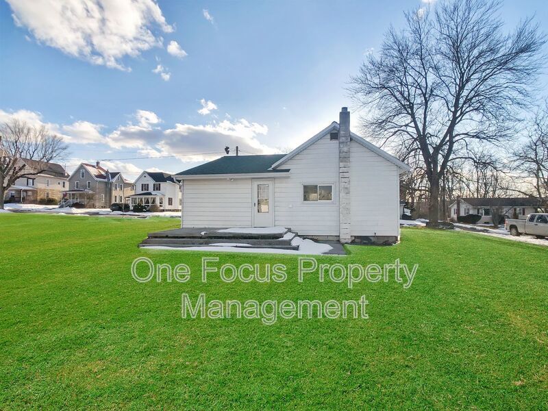 2BR/1BA Single Level SFH - 1 Pet Welcome Under 30 lbs. property image