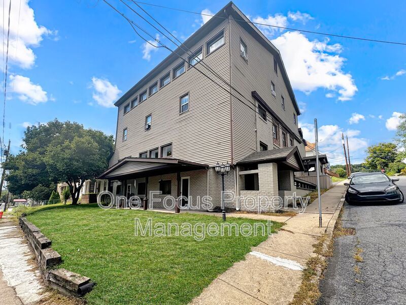Cozy 3rd Floor Apt. with 2BA/1BA property image