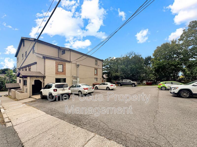 Cozy 3rd Floor Apt. with 2BA/1BA property image