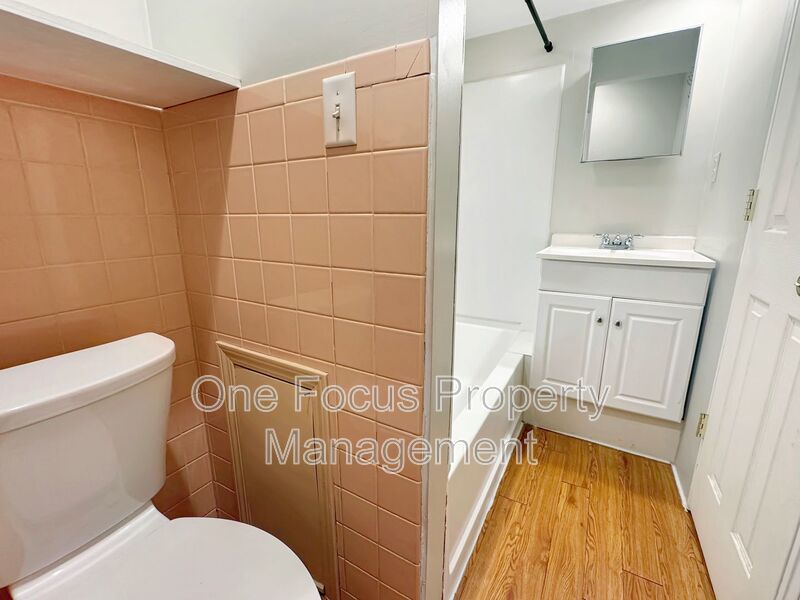 Second Floor 1BR/1BA ALL UTILITIES INCLUDED!!! property image
