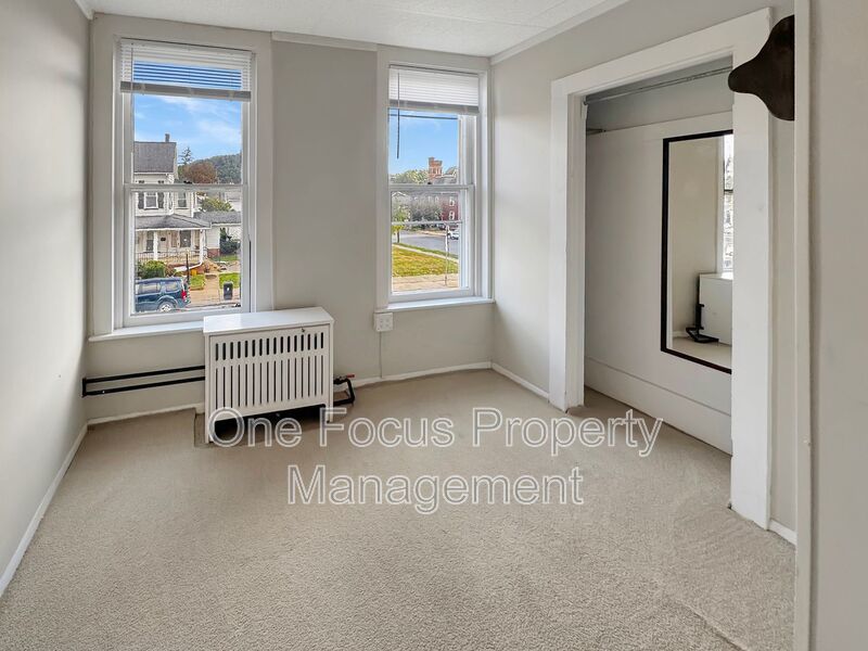 Second Floor 1BR/1BA ALL UTILITIES INCLUDED!!! property image