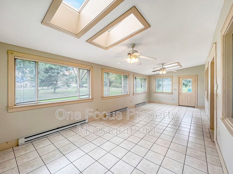 Beautiful 3BR/1.5BA SFH - 2 Pets Welcome. No Weight Restrictions! property image
