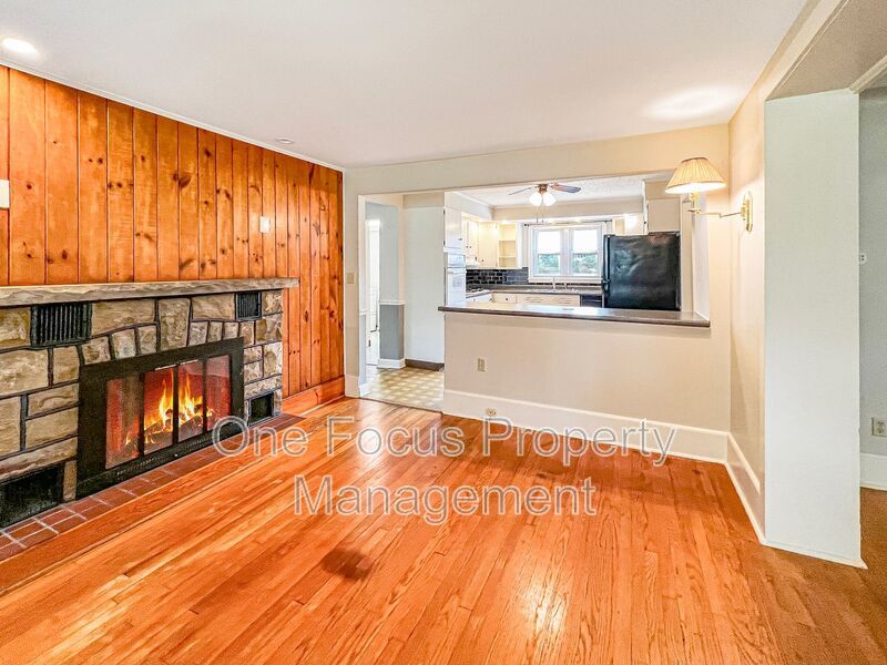 Beautiful 3BR/1.5BA SFH - 2 Pets Welcome. No Weight Restrictions! property image