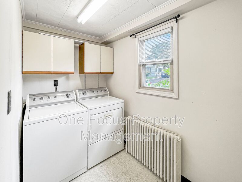 Beautiful 3BR/1.5BA SFH - 2 Pets Welcome. No Weight Restrictions! property image