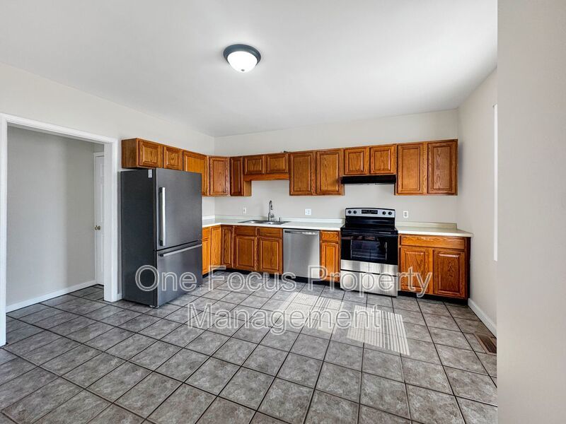 Cozy and Bright 3BR/1BA Duplex - Pet Friendly! property image