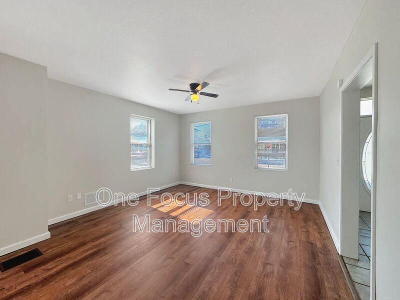 Cozy and Bright 3BR/1BA Duplex - Pet Friendly! property image