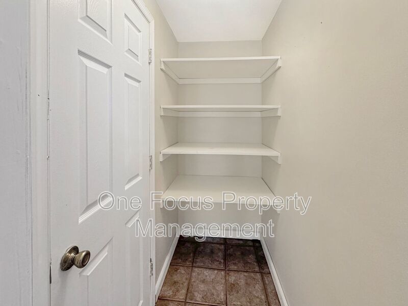 Cozy and Bright 3BR/1BA Duplex - Pet Friendly! property image