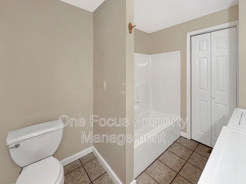 Cozy and Bright 3BR/1BA Duplex - Pet Friendly! property image