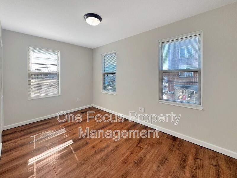 Cozy and Bright 3BR/1BA Duplex - Pet Friendly! property image