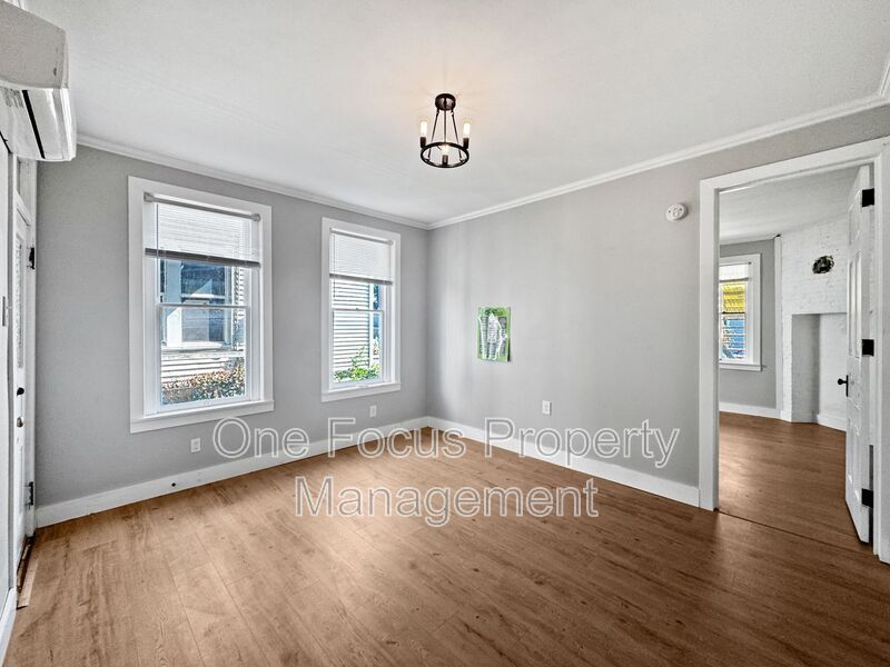 Modern 1BR/1BA - Up to 2 pets under 100 lbs. welcome! property image