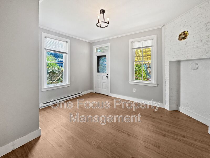 Modern 1BR/1BA - Up to 2 pets under 100 lbs. welcome! property image