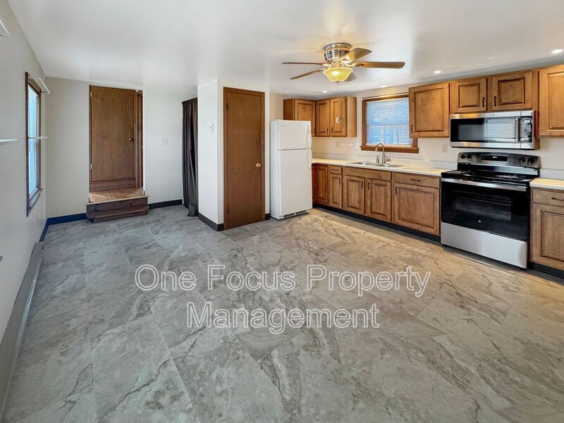 Cozy and Bright Second Floor 1BR/1BA property image