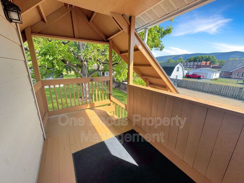 Cozy and Bright Second Floor 1BR/1BA property image