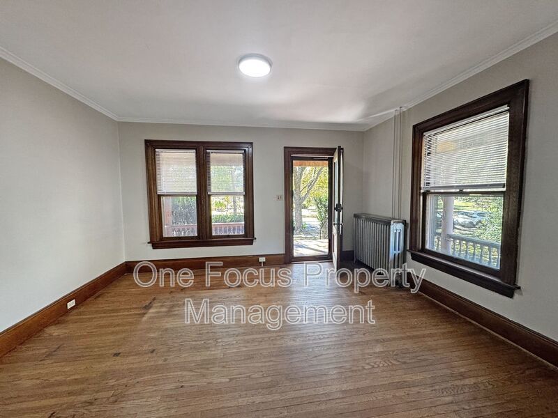 Spacious 2BR/1BA - Pet Friendly! property image