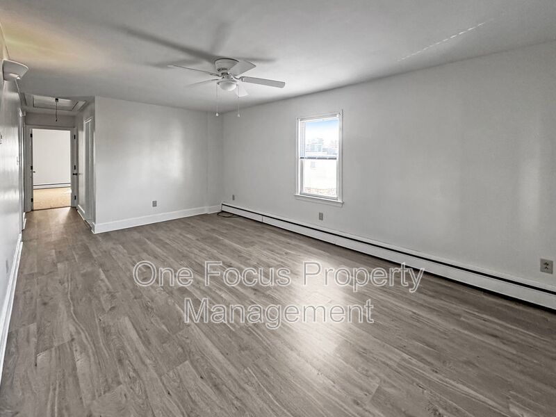 Spacious 3BR/1BA Second Floor - Pet Friendly! property image
