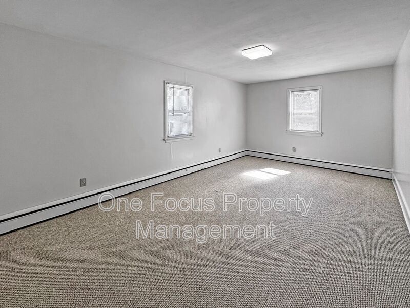 Spacious 3BR/1BA Second Floor - Pet Friendly! property image