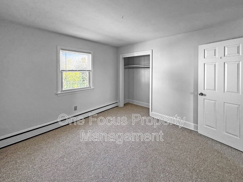 Spacious 3BR/1BA Second Floor - Pet Friendly! property image
