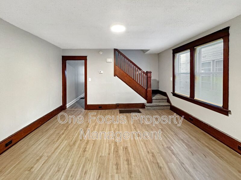 Beautiful 3BR/1BA Duplex - Efficient Natural Gas Heating! property image