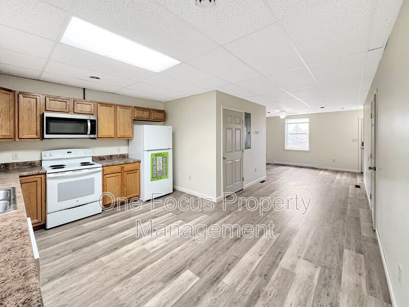 Spacious 4BR/2.5BA - Up to 2 pets under 50 lbs. welcome! property image