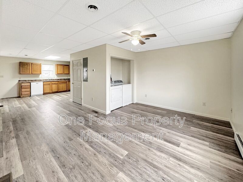 Spacious 4BR/2.5BA - Up to 2 pets under 50 lbs. welcome! property image