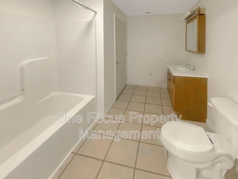 Spacious 4BR/2.5BA - Up to 2 pets under 50 lbs. welcome! property image