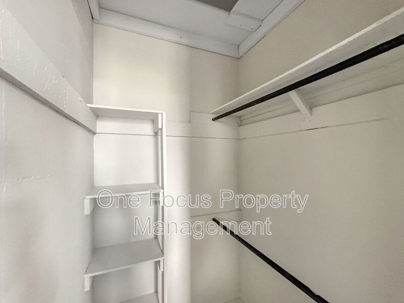 HEAT INCLUDED! Second Floor 1BR/1BA - Cats Welcome! property image