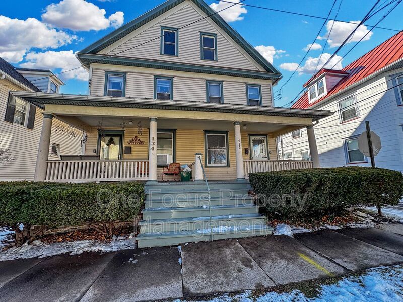 Spacious Efficiency! I pet under 30 lbs. welcome! property image