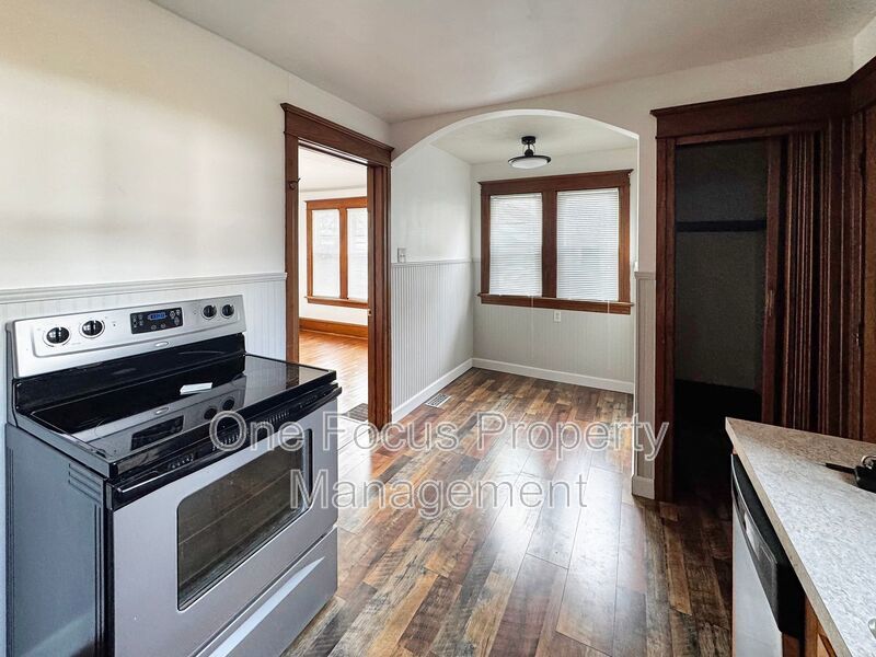 Lovely 3BR/1BA Duplex Home - 2 Pets Under 40# Welcome! property image