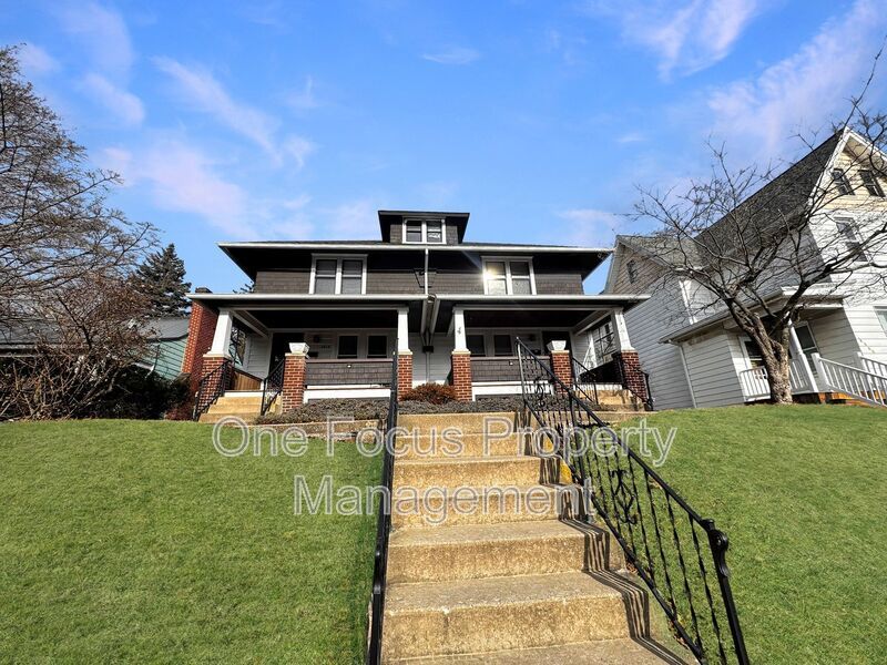 Lovely 3BR/1BA Duplex Home - 2 Pets Under 40# Welcome! property image