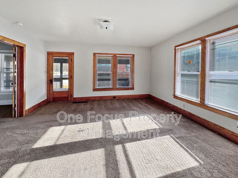 2BR/1BA - ALL UTILITIES INCLUDED!!! property image