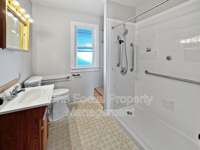 2BR/1BA - ALL UTILITIES INCLUDED!!! property image