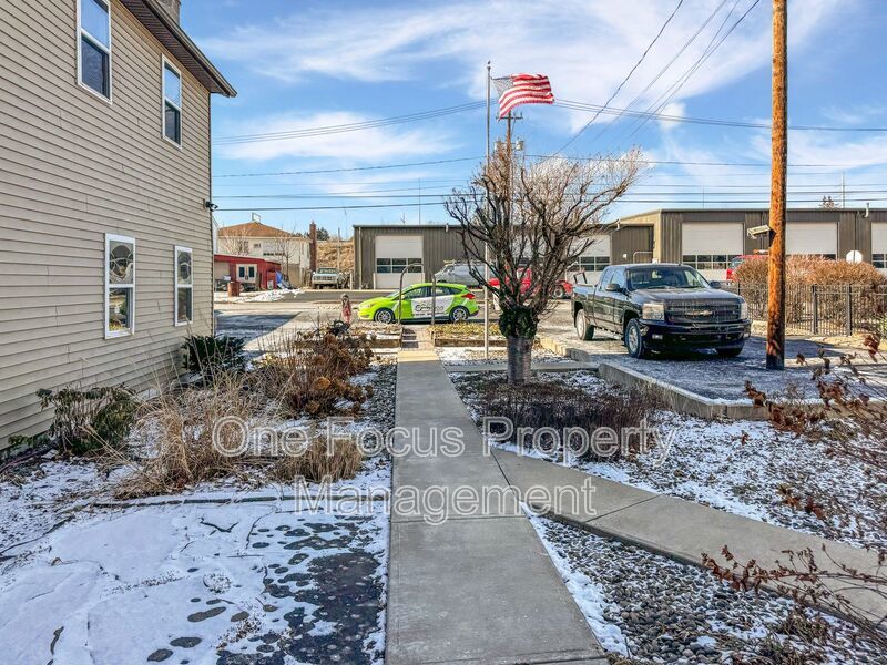 2BR/1BA - ALL UTILITIES INCLUDED!!! property image