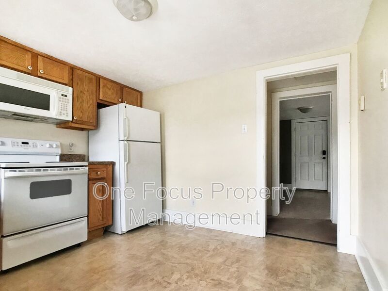 Cozy 2BR/1BA - 1 pet under 40# Welcome property image