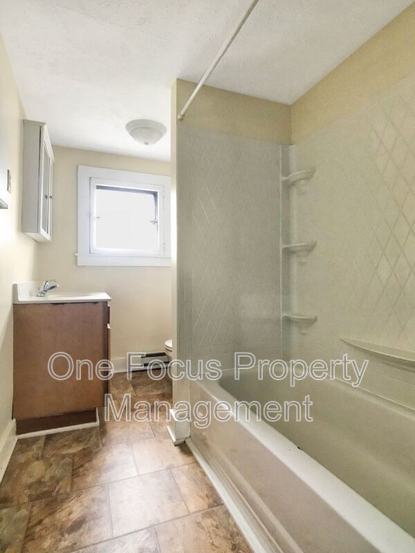 Cozy 2BR/1BA - 1 pet under 40# Welcome property image
