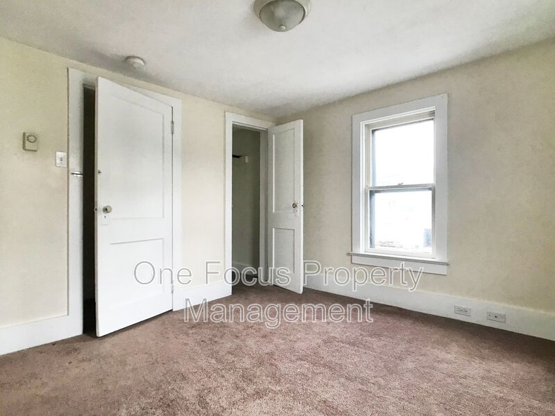 Cozy 2BR/1BA - 1 pet under 40# Welcome property image