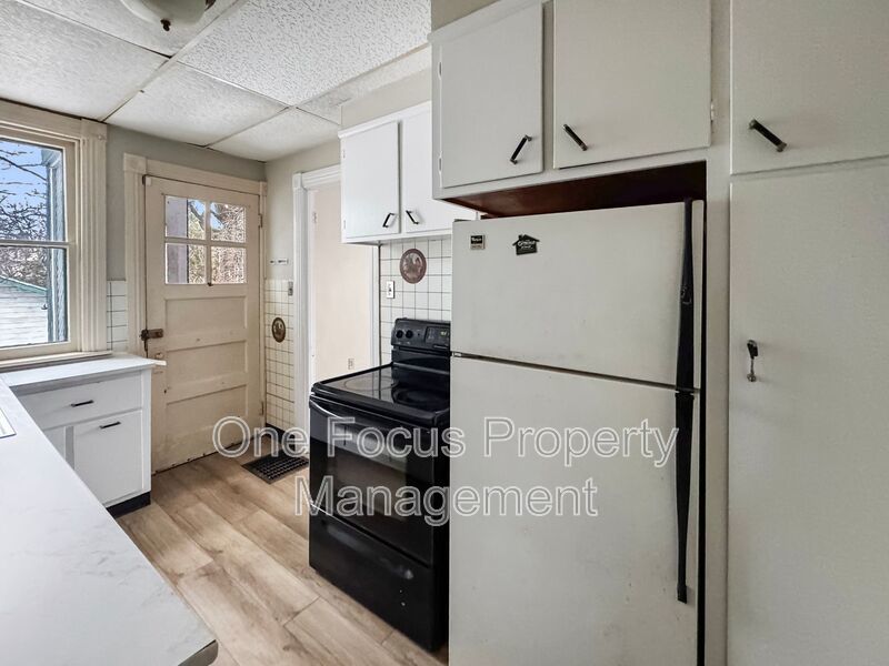 Cozy 3BR/1BA Duplex home - Up to 2 pets welcome. No Weight Limit! property image