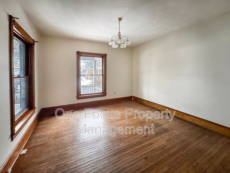 Cozy 3BR/1BA Duplex home - Up to 2 pets welcome. No Weight Limit! property image